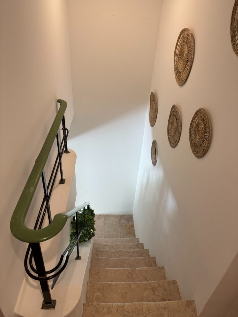 Oásis Massage Lisboa Massagens Eróticas e Sensuais - Escadas